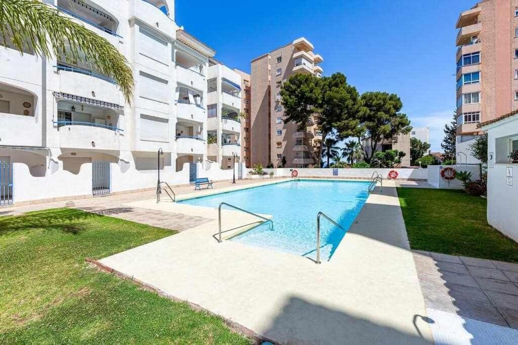 797 Holiday Rentals- Hermoso apartamento para 4 en Benalmádena Exterior foto